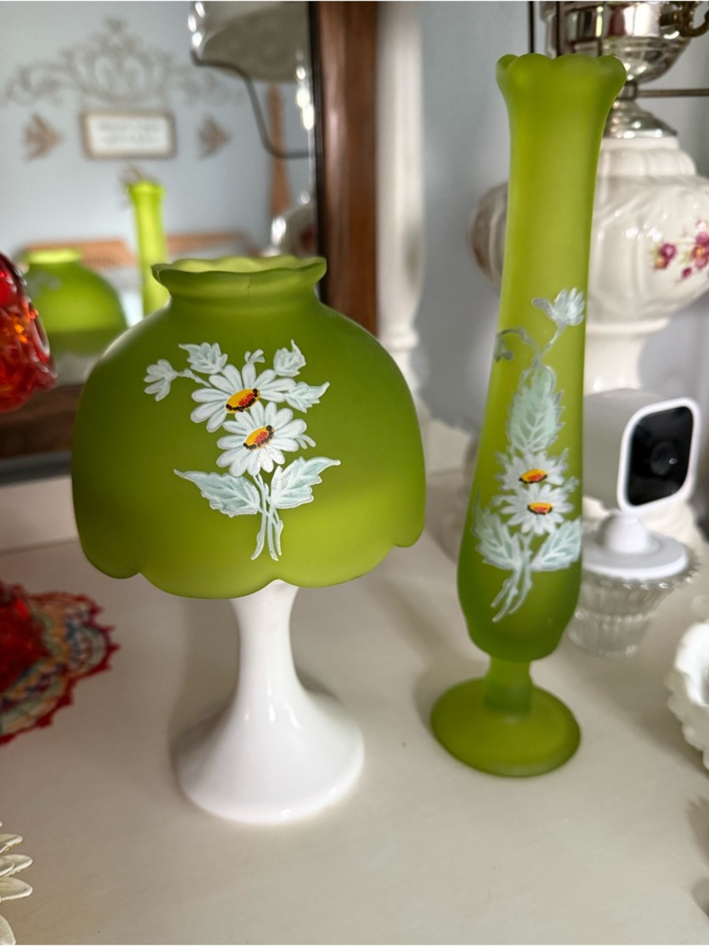 Westmoreland green mist candle lamp with matching bud vase *READ*